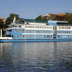 Vodnik Hotel na wodzie
