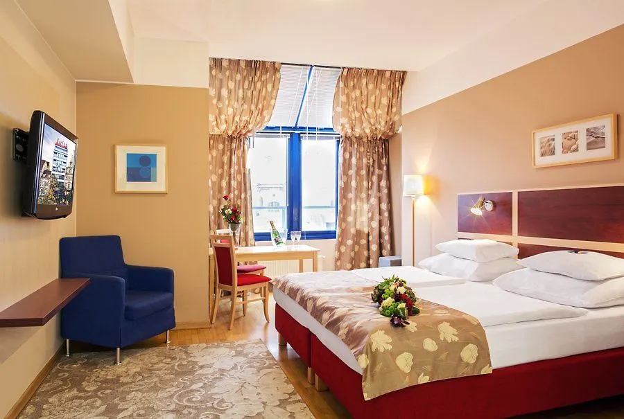 Ea Hotel Julis Прага 4*,